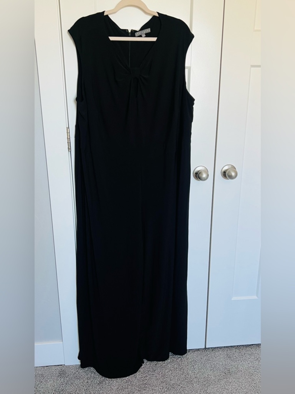 Sharagano Black Sleeveless Evening Maxi